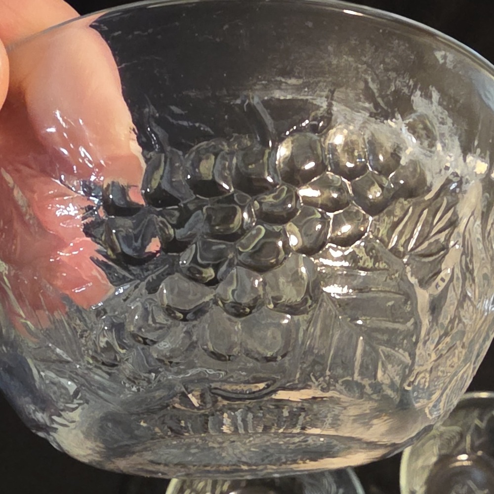 8 Clear pressed glass bowl with embossed floral and bird design checkdescription